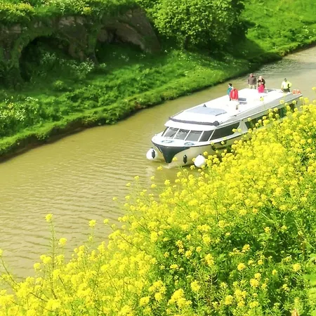 A Avec Terrasse アパート *