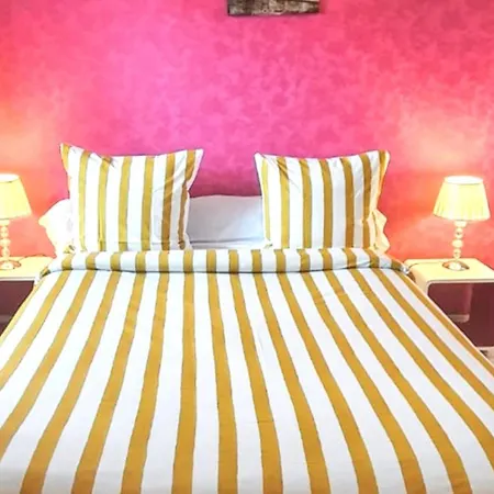 A Avec Terrasse * カルカソンヌ